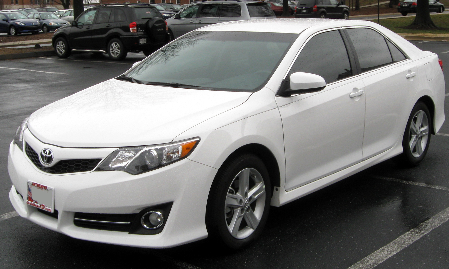 White 2012 Toyota Camry SE, North American XV50 generation